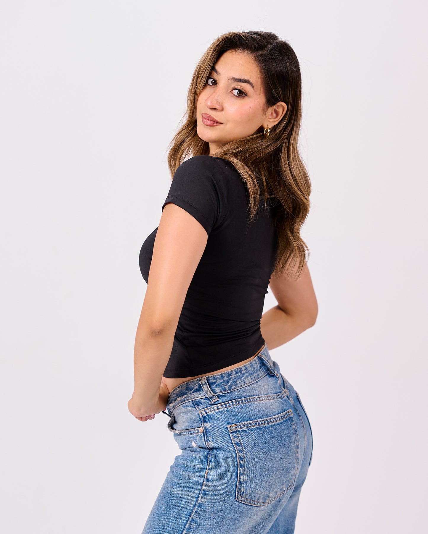 BLACK SQUARE NECK SHORT SLEEVE