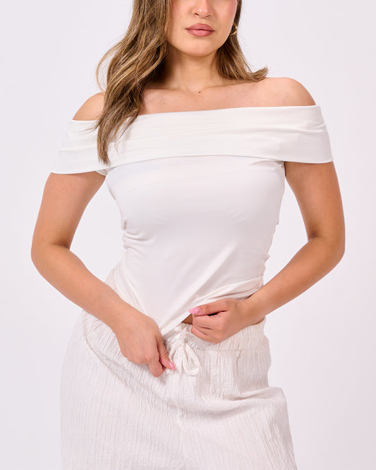 WHITE OFF SHOULDER TOP