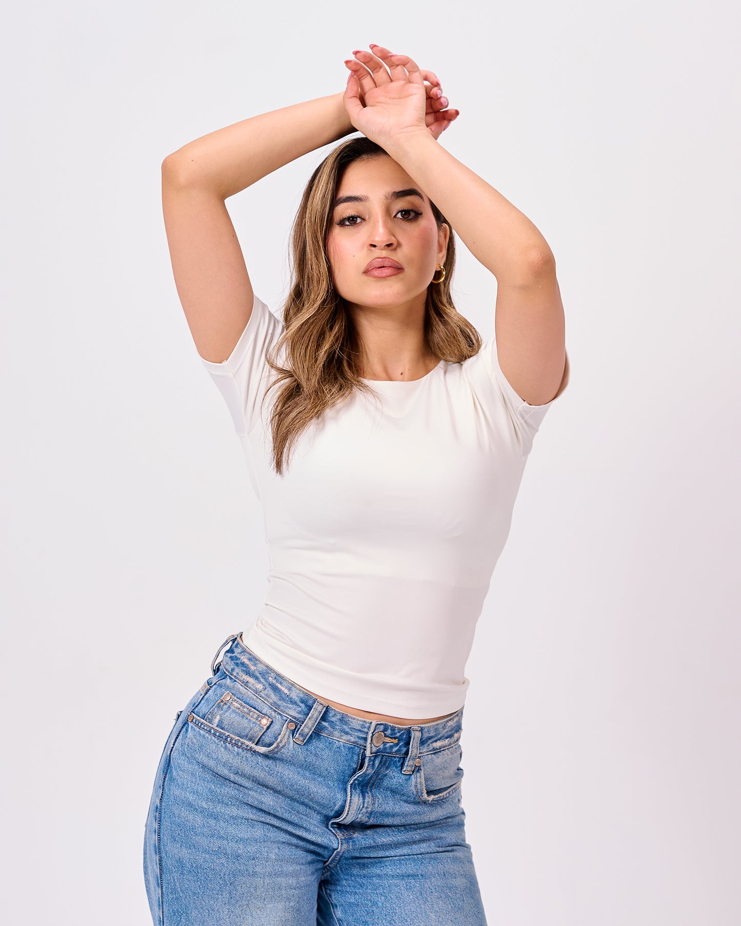 WHITE ROUND NECK SHORT SLEEVE