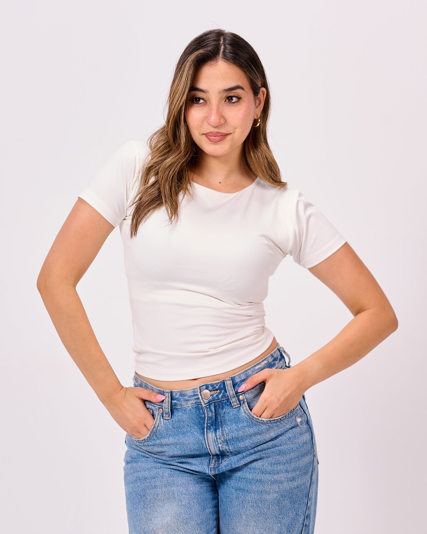 WHITE ROUND NECK SHORT SLEEVE