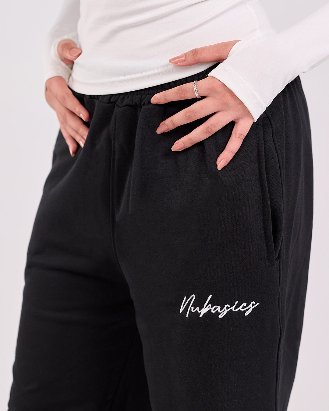 ESSENTIAL SWEAT PANTS